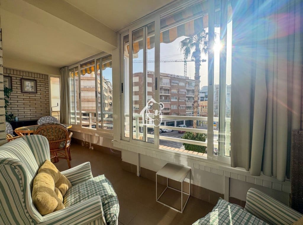 2 makuuhuone Huoneisto vuokrattavana paikassa Torrevieja - 950 € (Ref: 9751475)