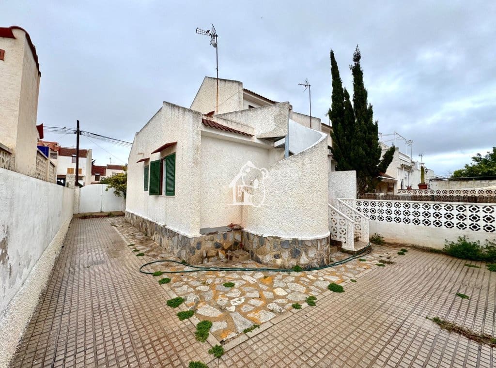 3 quarto Moradia para venda em Torrevieja com piscina - 190 000 € (Ref: 9755089)
