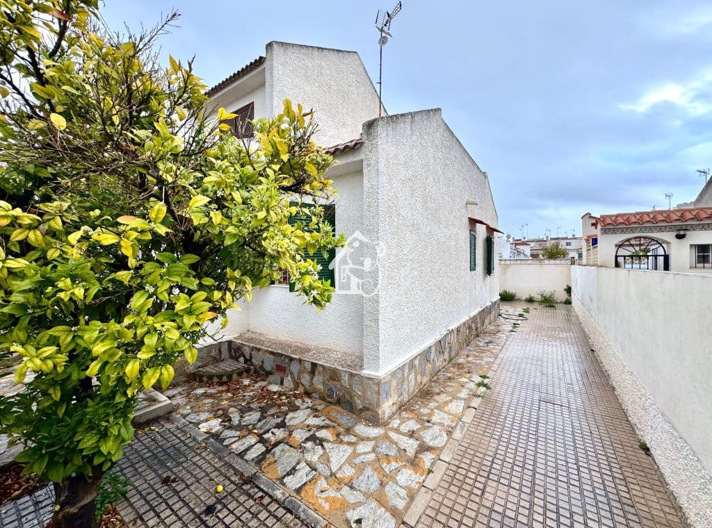 3 quarto Moradia para venda em Torrevieja com piscina - 190 000 € (Ref: 9755089)