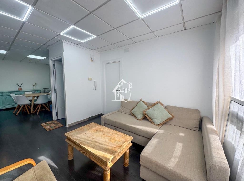 2 bedroom Apartment for rent in Torrevieja with garage - € 900 (Ref: 9755090)