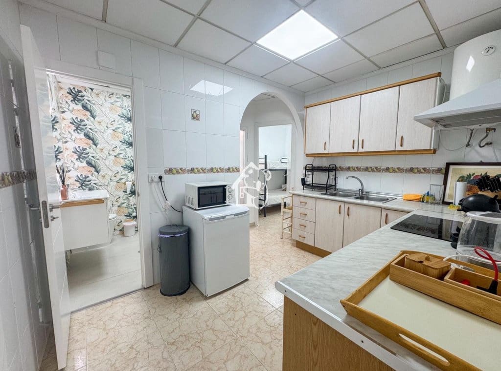 2 bedroom Apartment for rent in Torrevieja with garage - € 900 (Ref: 9755090)