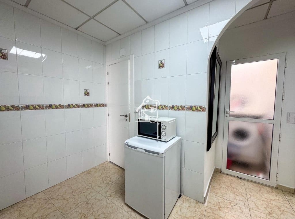 2 bedroom Apartment for rent in Torrevieja with garage - € 900 (Ref: 9755090)