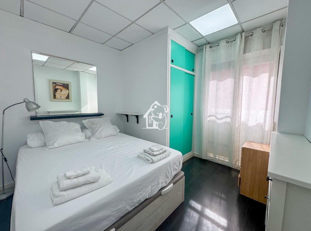 2 bedroom Apartment for rent in Torrevieja with garage - € 900 (Ref: 9755090)