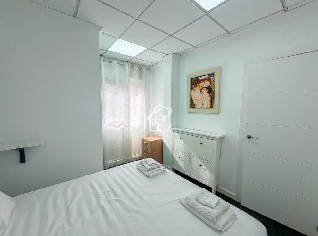 2 bedroom Apartment for rent in Torrevieja with garage - € 900 (Ref: 9755090)