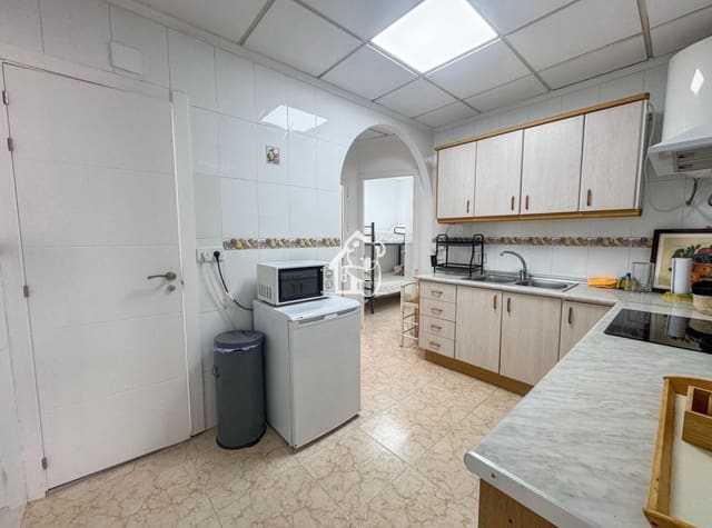 2 bedroom Apartment for rent in Centro - Muelle Pesquero, Torrevieja with garage - € 900 (Ref: 9755090)