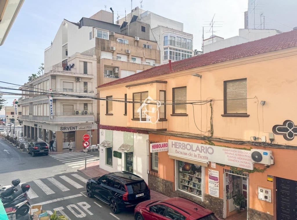 2 bedroom Apartment for rent in Torrevieja with garage - € 900 (Ref: 9755090)