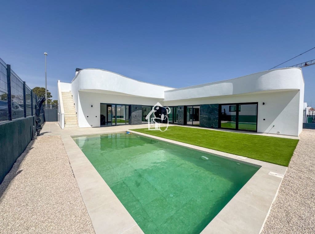 3 soverom Villa til salgs i Ciudad Quesada med svømmebasseng - € 550 000 (Ref: 9758335)