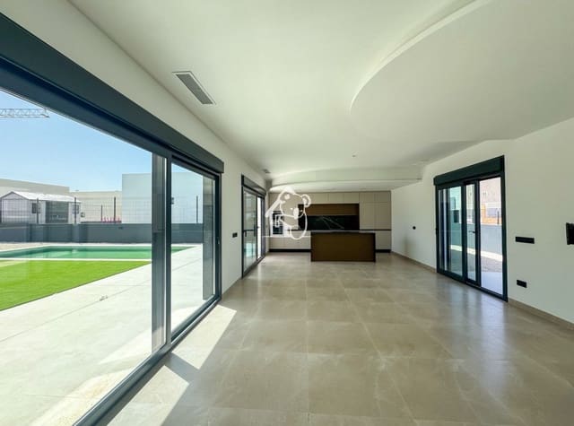 3 slaapkamer Villa te koop in Algorfa met zwembad - € 675.000 (Ref: 9758336)