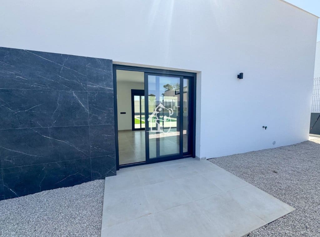 3 slaapkamer Villa te koop in Algorfa met zwembad - € 675.000 (Ref: 9758336)