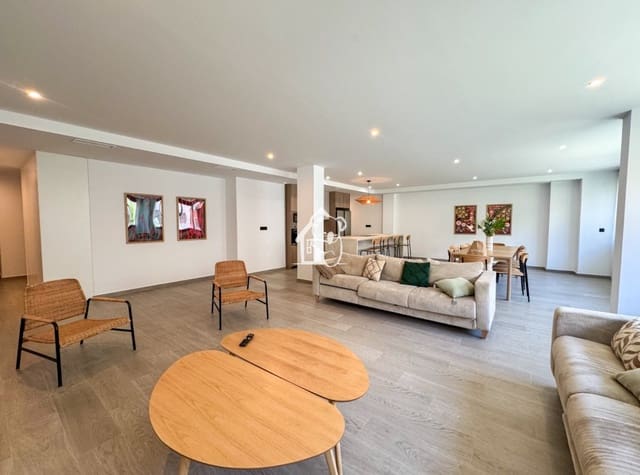 4 quarto Apartamento para arrendar em Centro - Muelle Pesquero, Torrevieja - 2 000 € (Ref: 9758539)