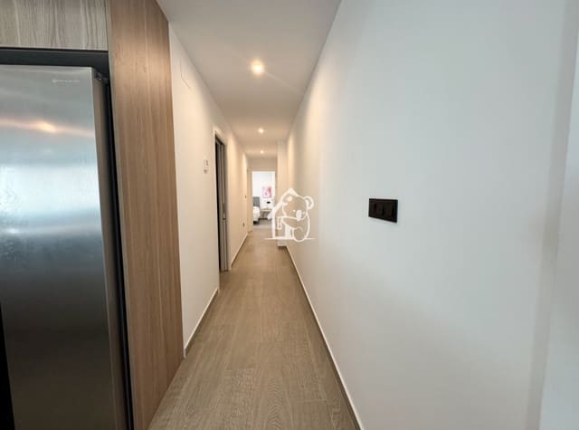 4 quarto Apartamento para arrendar em Centro - Muelle Pesquero, Torrevieja - 2 000 € (Ref: 9758539)