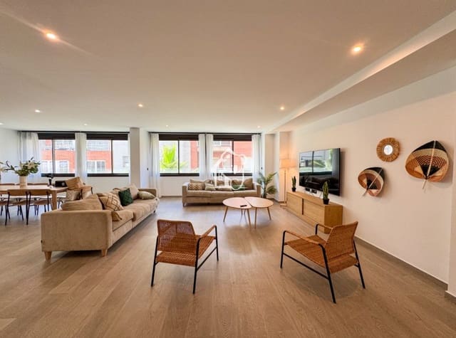 4 quarto Apartamento para arrendar em Centro - Muelle Pesquero, Torrevieja - 2 000 € (Ref: 9758539)