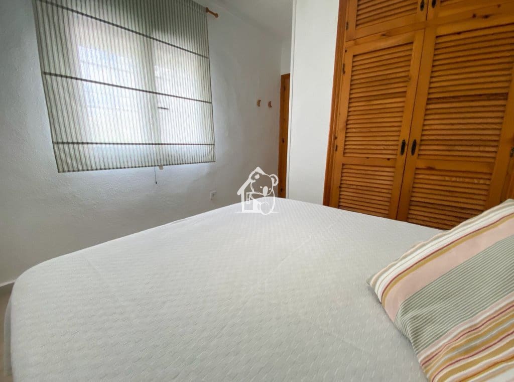 2 soverom Villa til leie i Torrevieja med svømmebasseng - € 1 400 (Ref: 9761582)