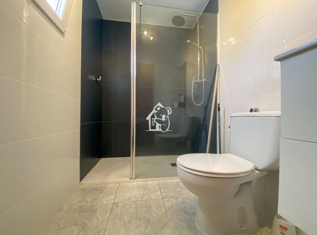 2 soverom Villa til leie i Torrevieja med svømmebasseng - € 1 400 (Ref: 9761582)