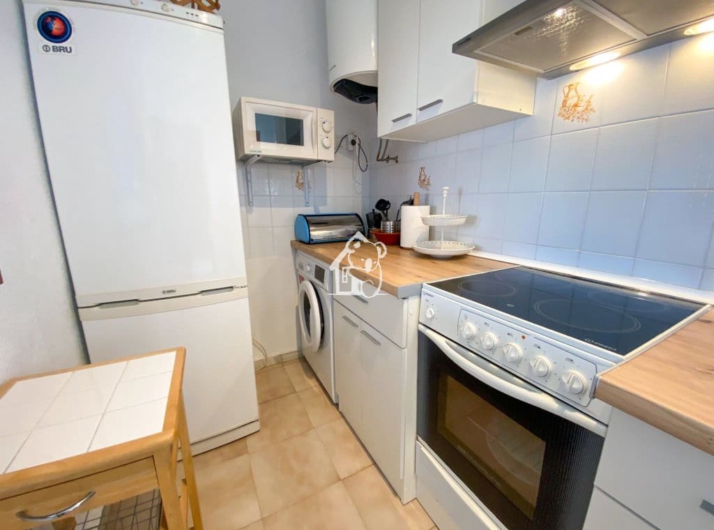 2 soverom Villa til leie i Torrevieja med svømmebasseng - € 1 400 (Ref: 9761582)