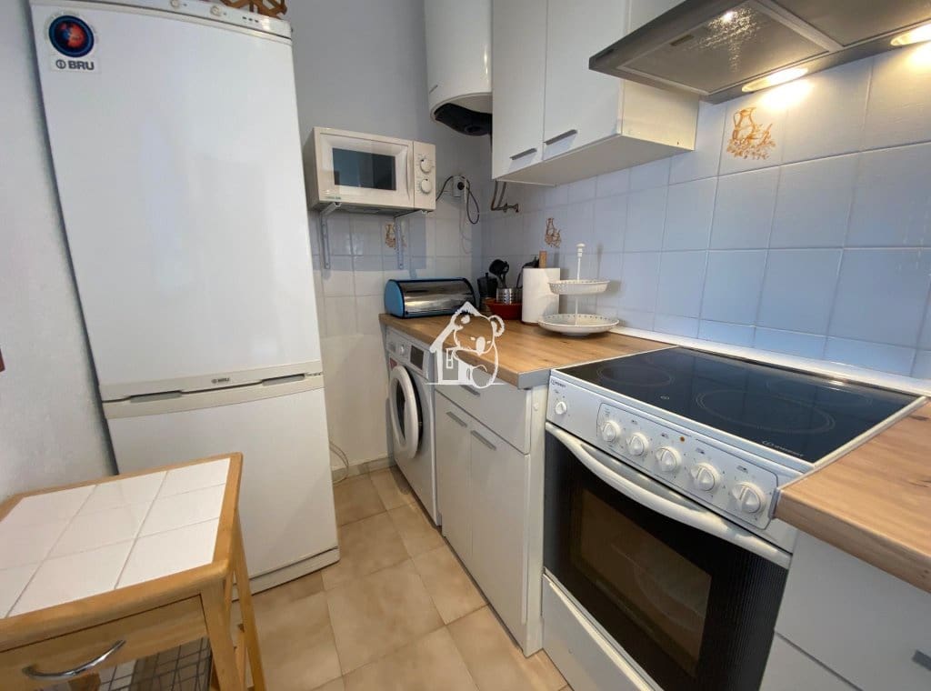 2 soverom Villa til leie i Torrevieja med svømmebasseng - € 1 400 (Ref: 9761582)