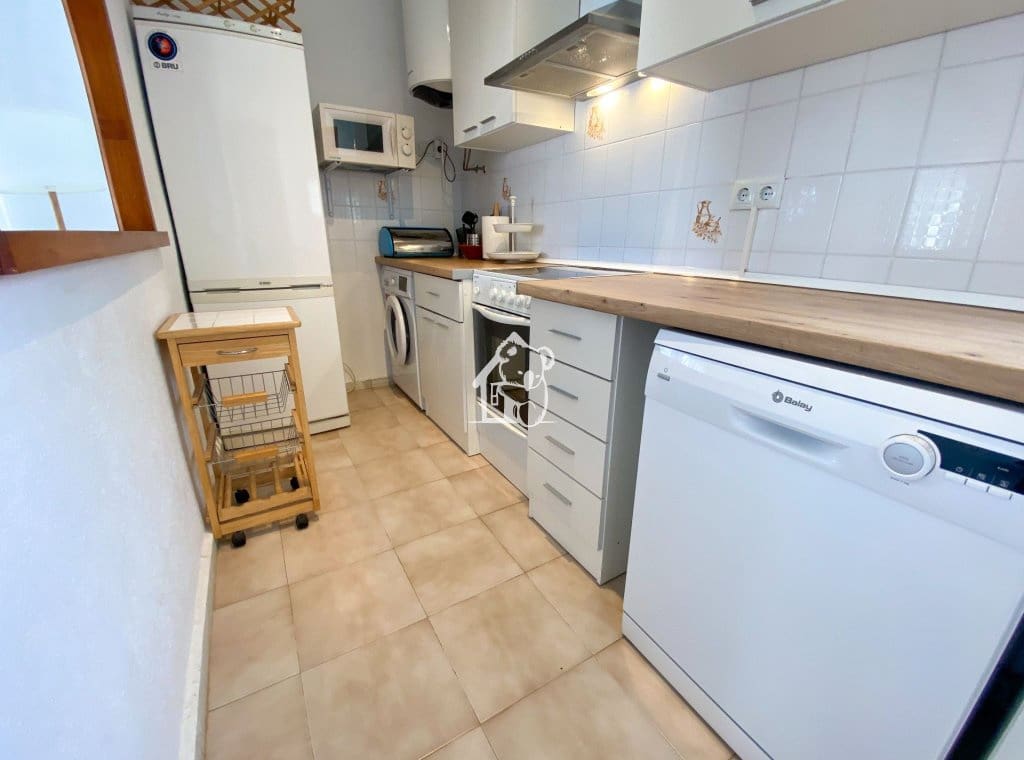 2 soverom Villa til leie i Torrevieja med svømmebasseng - € 1 400 (Ref: 9761582)