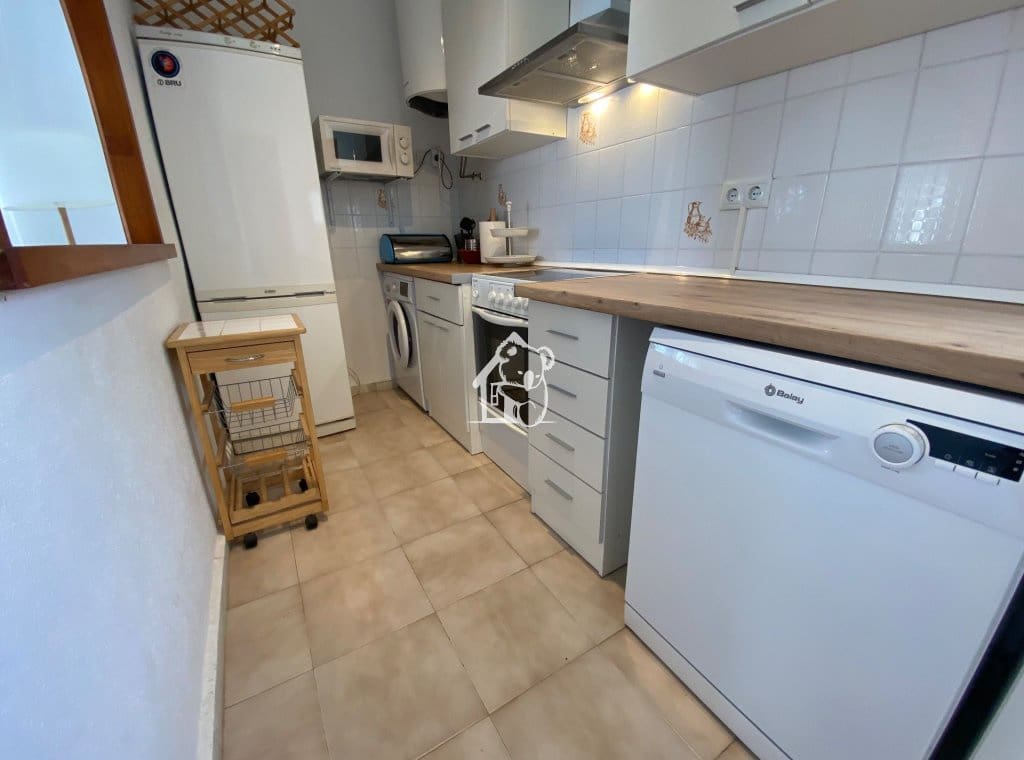 2 soverom Villa til leie i Torrevieja med svømmebasseng - € 1 400 (Ref: 9761582)