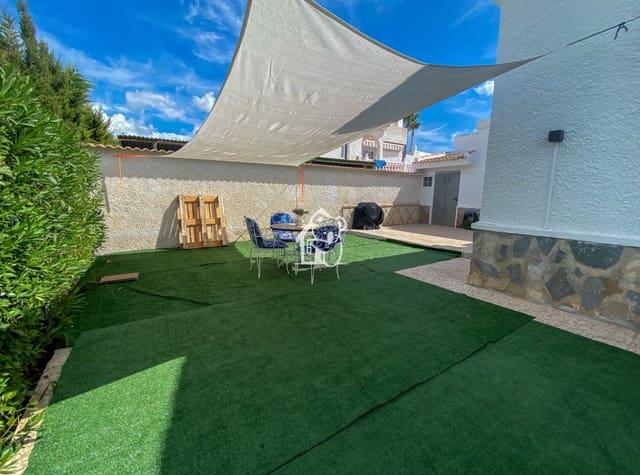 2 soverom Villa til leie i El Chaparral, Torrevieja med svømmebasseng - € 1 400 (Ref: 9761582)