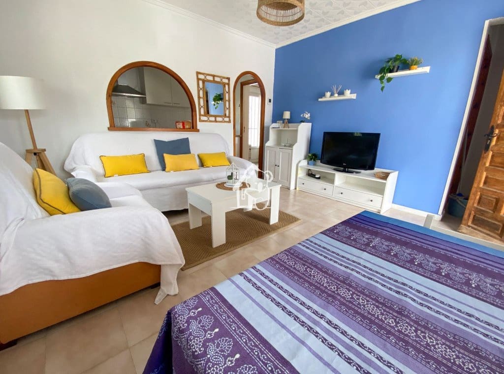 2 soverom Villa til leie i Torrevieja med svømmebasseng - € 1 400 (Ref: 9761582)