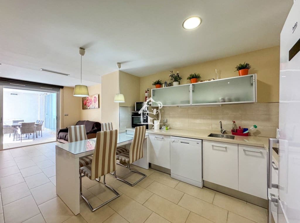 2 bedroom Apartment for sale in Torrevieja with pool - € 350,000 (Ref: 9761584)