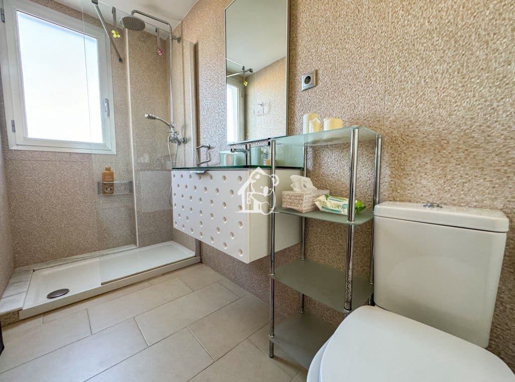 2 bedroom Apartment for sale in Torrevieja with pool - € 350,000 (Ref: 9761584)