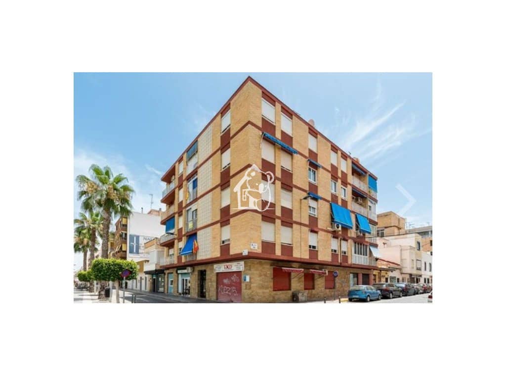 3 slaapkamer Appartement te huur in Torrevieja - € 1.100 (Ref: 9761585)