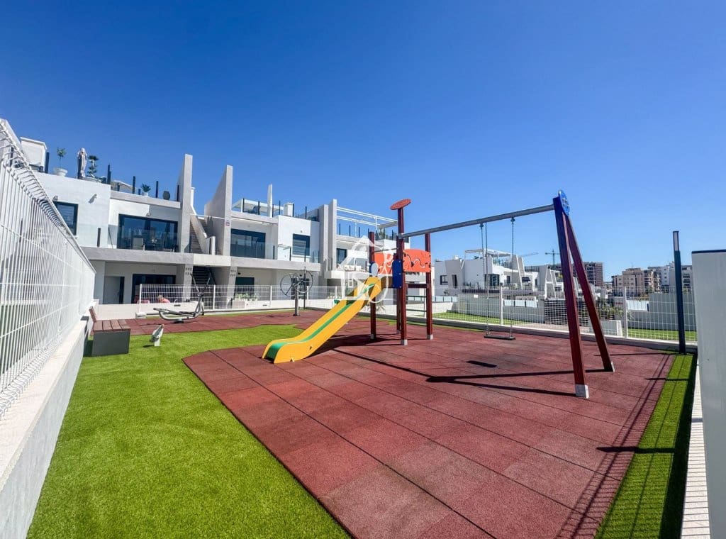 2 slaapkamer Appartement te koop in San Miguel de Salinas met zwembad - € 199.000 (Ref: 9770138)