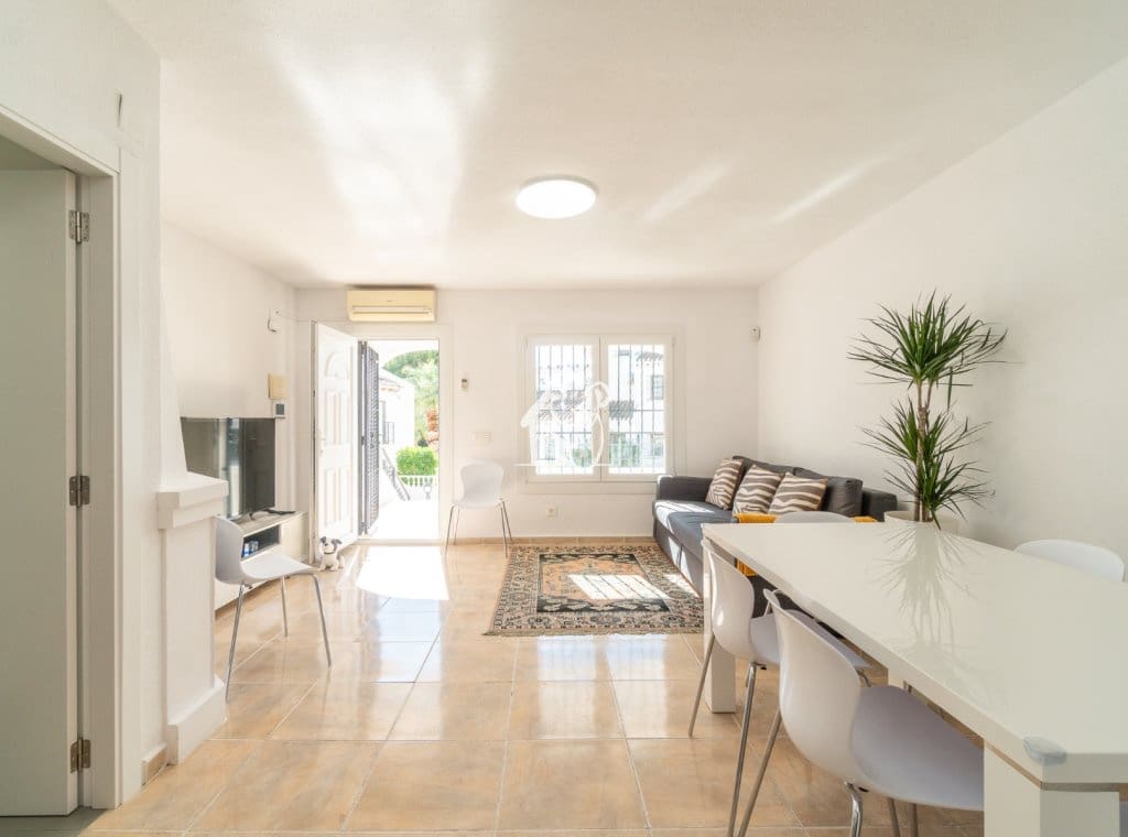 3 soveværelse Byhus til leje i Villamartin med swimmingpool - € 1.600 (Ref: 9772536)