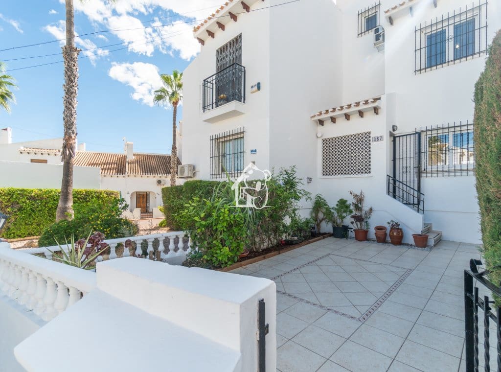 3 soveværelse Byhus til leje i Villamartin med swimmingpool - € 1.600 (Ref: 9772536)