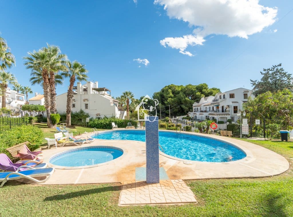 3 soveværelse Byhus til leje i Villamartin med swimmingpool - € 1.600 (Ref: 9772536)