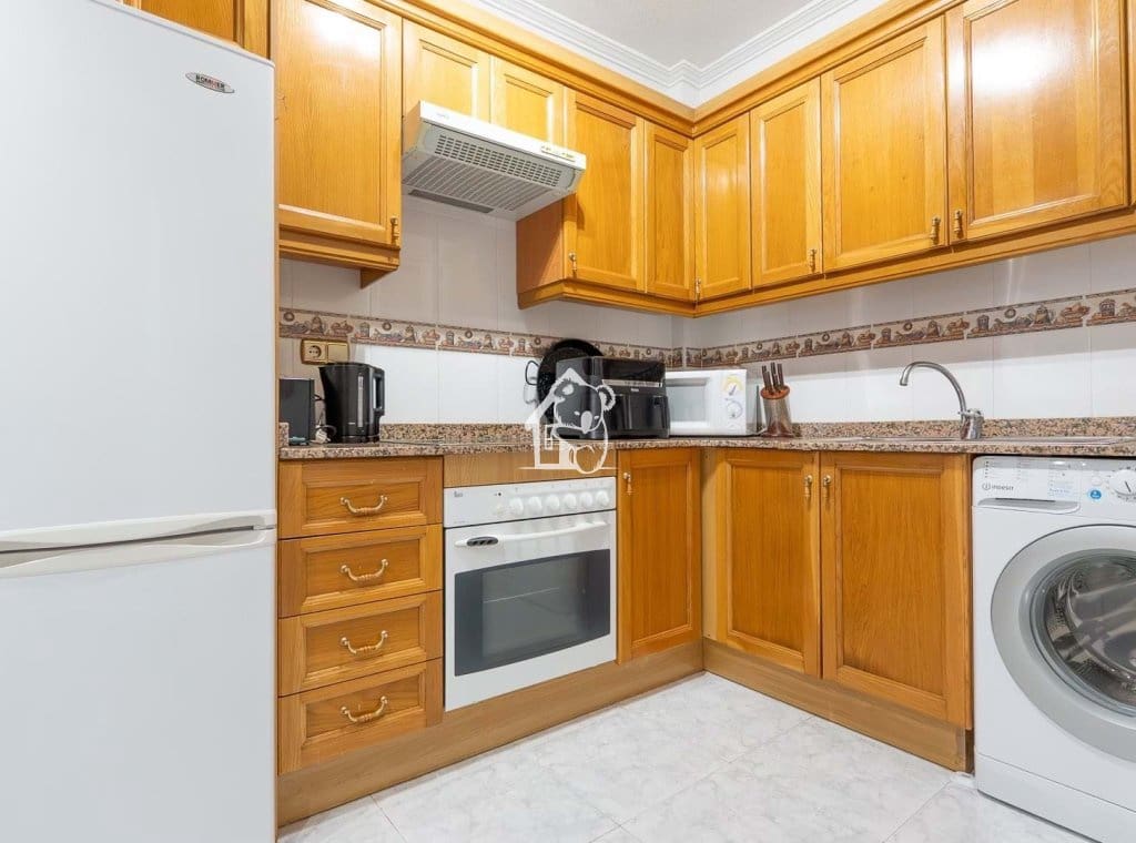 2 bedroom Townhouse for rent in Villamartin with pool garage - € 1,350 (Ref: 9777309)