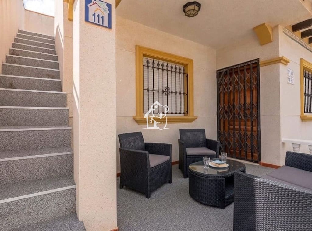 2 bedroom Townhouse for rent in Villamartin with pool garage - € 1,350 (Ref: 9777309)