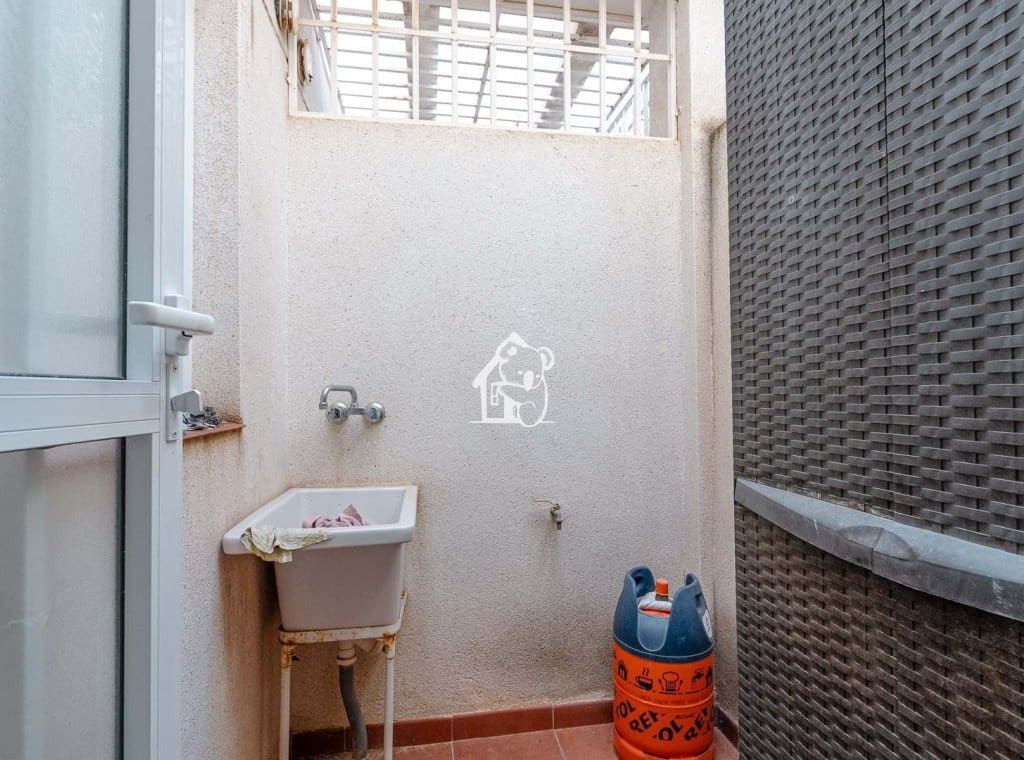 2 bedroom Townhouse for rent in Villamartin with pool garage - € 1,350 (Ref: 9777309)