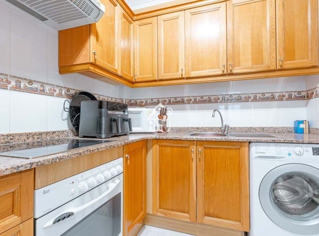 Maison de Ville de 2 chambres à louer à Villamartin, Orihuela avec piscine garage - 1 350 € (Ref: 9777309)