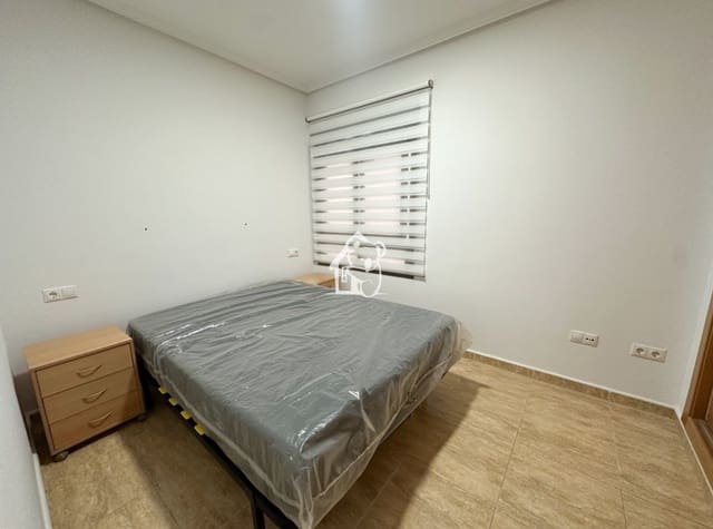 Apartamento de 2 habitaciones en Las Viñas, Guardamar del Segura en alquiler - 760 € (Ref: 9777550)