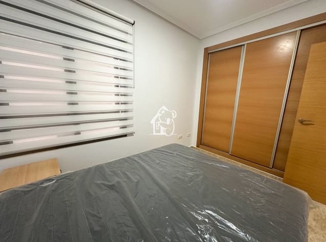 Apartamento de 2 habitaciones en Las Viñas, Guardamar del Segura en alquiler - 760 € (Ref: 9777550)