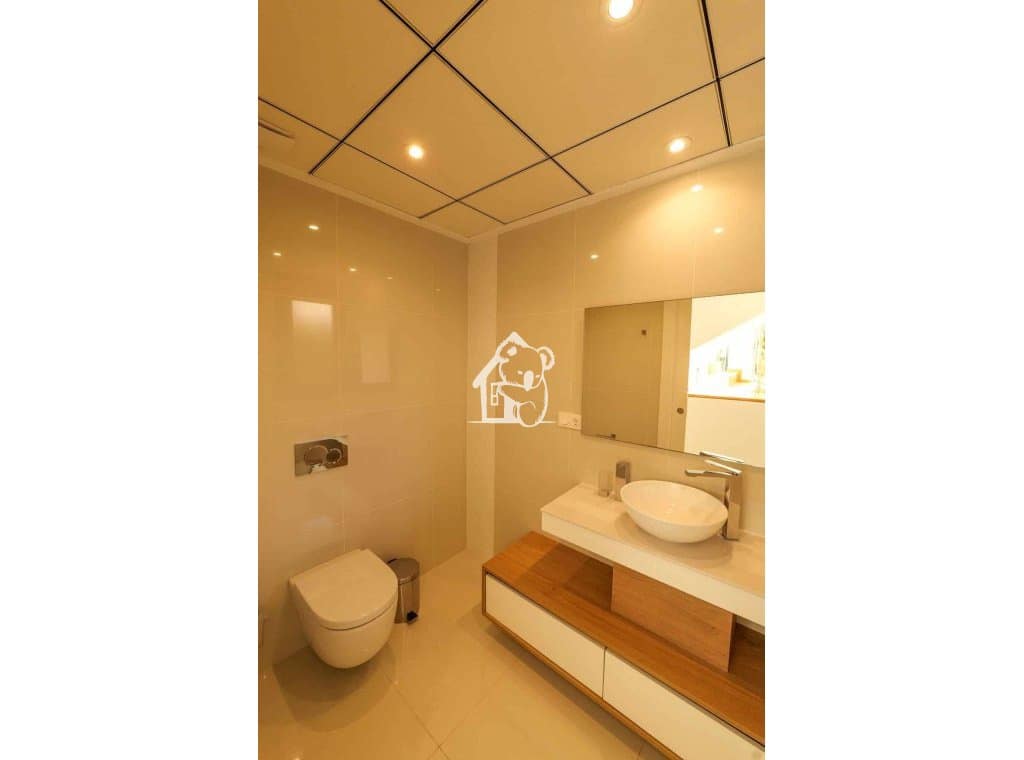 3 makuuhuone Huvila myytävänä paikassa Torrevieja mukana uima-altaan 
autotalli - 1 630 000 € (Ref: 9787984)