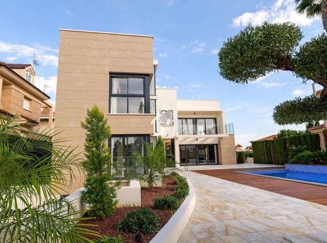 3 makuuhuone Huvila myytävänä paikassa La Veleta, Torrevieja mukana uima-altaan 
autotalli - 1 630 000 € (Ref: 9787984)