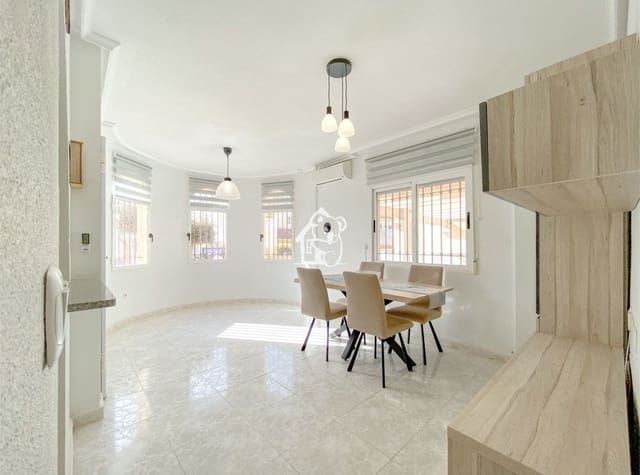 3 makuuhuone Omakotitalo vuokrattavana paikassa Parque Acuático - Sector 25, Torrevieja mukana uima-altaan - 1 600 € (Ref: 9789981)