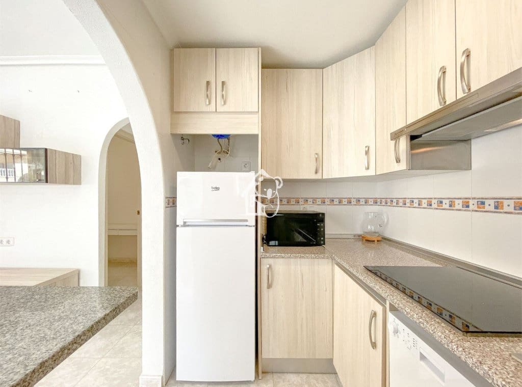 Casa de 3 habitaciones en Torrevieja en alquiler con piscina - 1.600 € (Ref: 9789981)