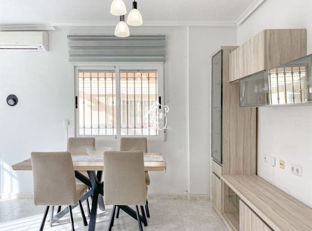 3 makuuhuone Omakotitalo vuokrattavana paikassa Parque Acuático - Sector 25, Torrevieja mukana uima-altaan - 1 600 € (Ref: 9789981)