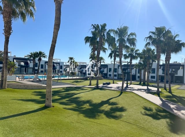 2 sovrum Bungalow att hyra i La Zenia, Orihuela med pool garage - 1 500 € (Ref: 9789983)