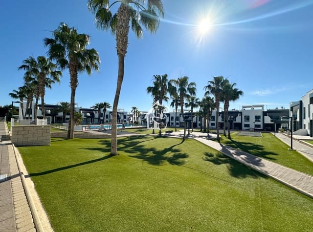 2 sovrum Bungalow att hyra i La Zenia, Orihuela med pool garage - 1 500 € (Ref: 9789983)