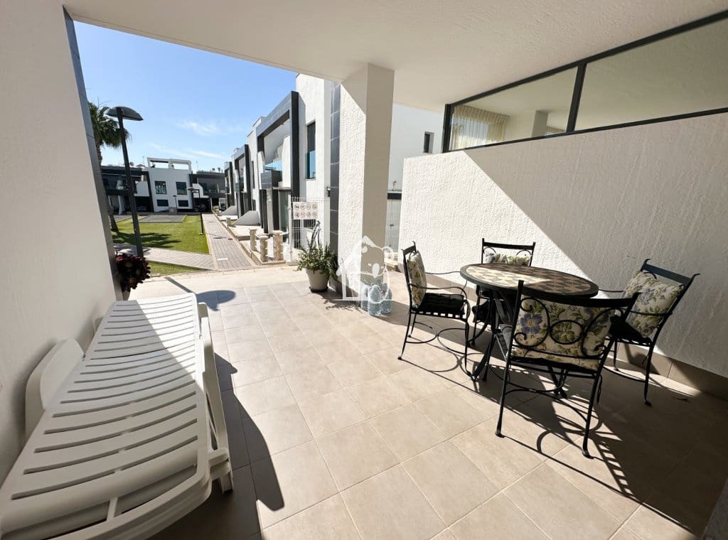 2 sovrum Bungalow att hyra i Orihuela Costa med pool garage - 1 500 € (Ref: 9789983)