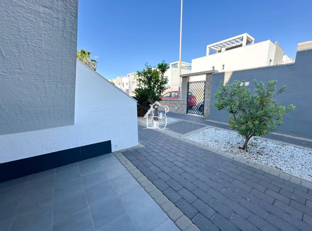 2 sovrum Bungalow att hyra i Orihuela Costa med pool garage - 1 500 € (Ref: 9789983)