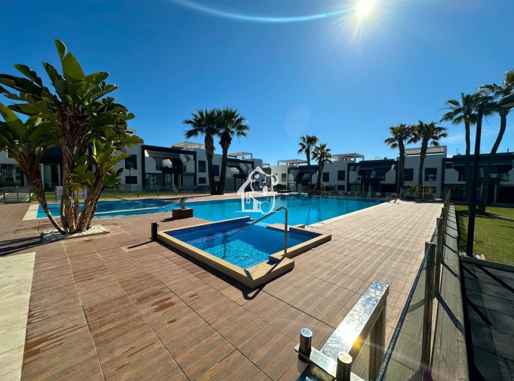 2 sovrum Bungalow att hyra i Orihuela Costa med pool garage - 1 500 € (Ref: 9789983)