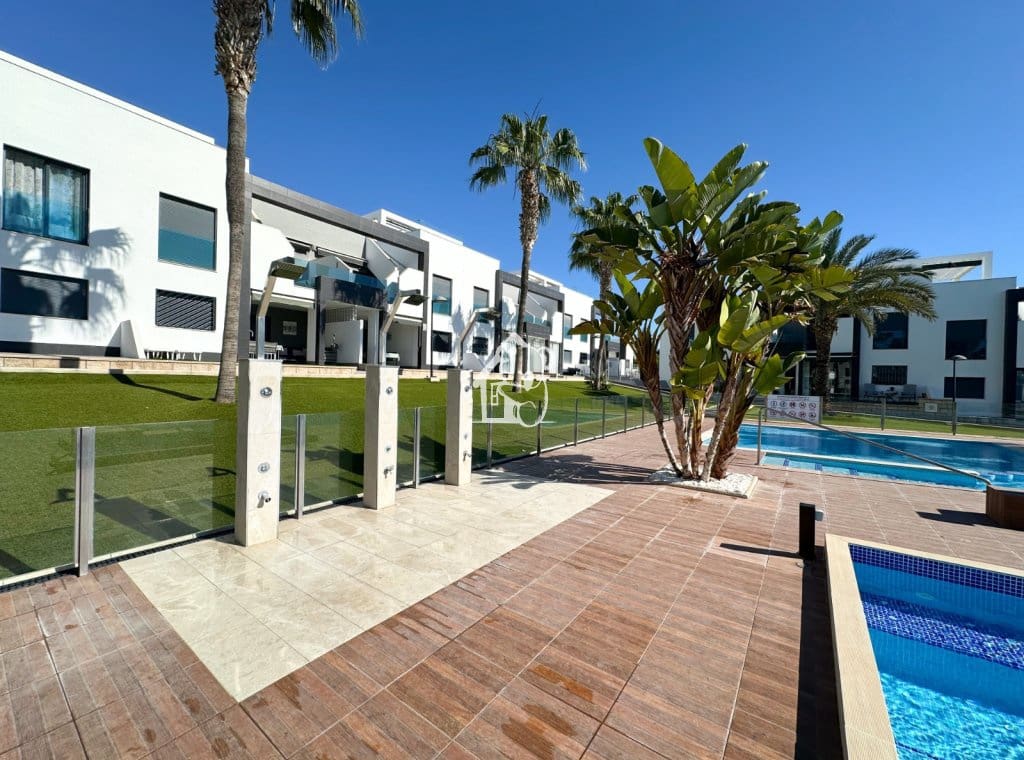 2 sovrum Bungalow att hyra i Orihuela Costa med pool garage - 1 500 € (Ref: 9789983)