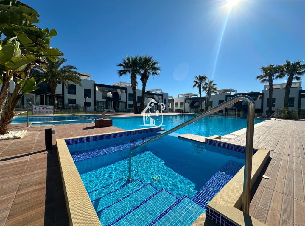 2 sovrum Bungalow att hyra i Orihuela Costa med pool garage - 1 500 € (Ref: 9789983)