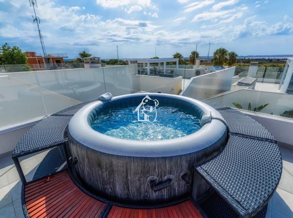 3 Zimmer Haus zu verkaufen in Los Montesinos mit Pool - 300.000 € (Ref: 9796280)